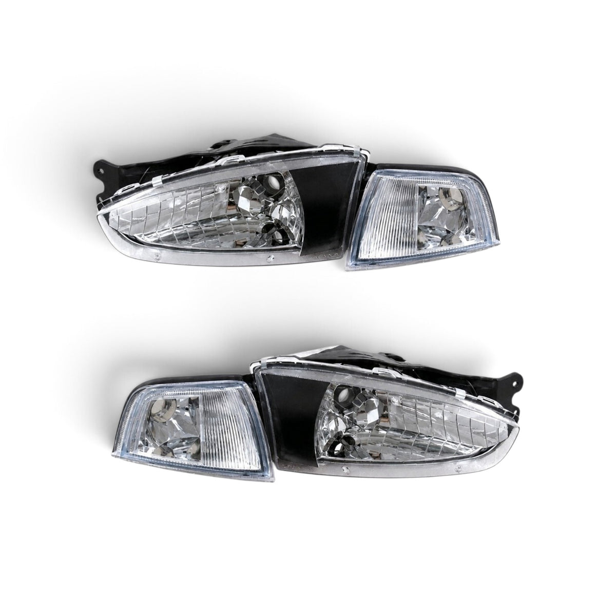 MITSUBISHI MIRAGE 1997-2001 COUPE FOCOS DELANTEROS FONDO NEGRO CON ESQUINEROS