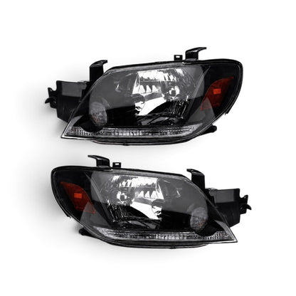 MITSUBISHI OUTLANDER 2003-2006 FOCOS DELANTEROS FONDO NEGRO