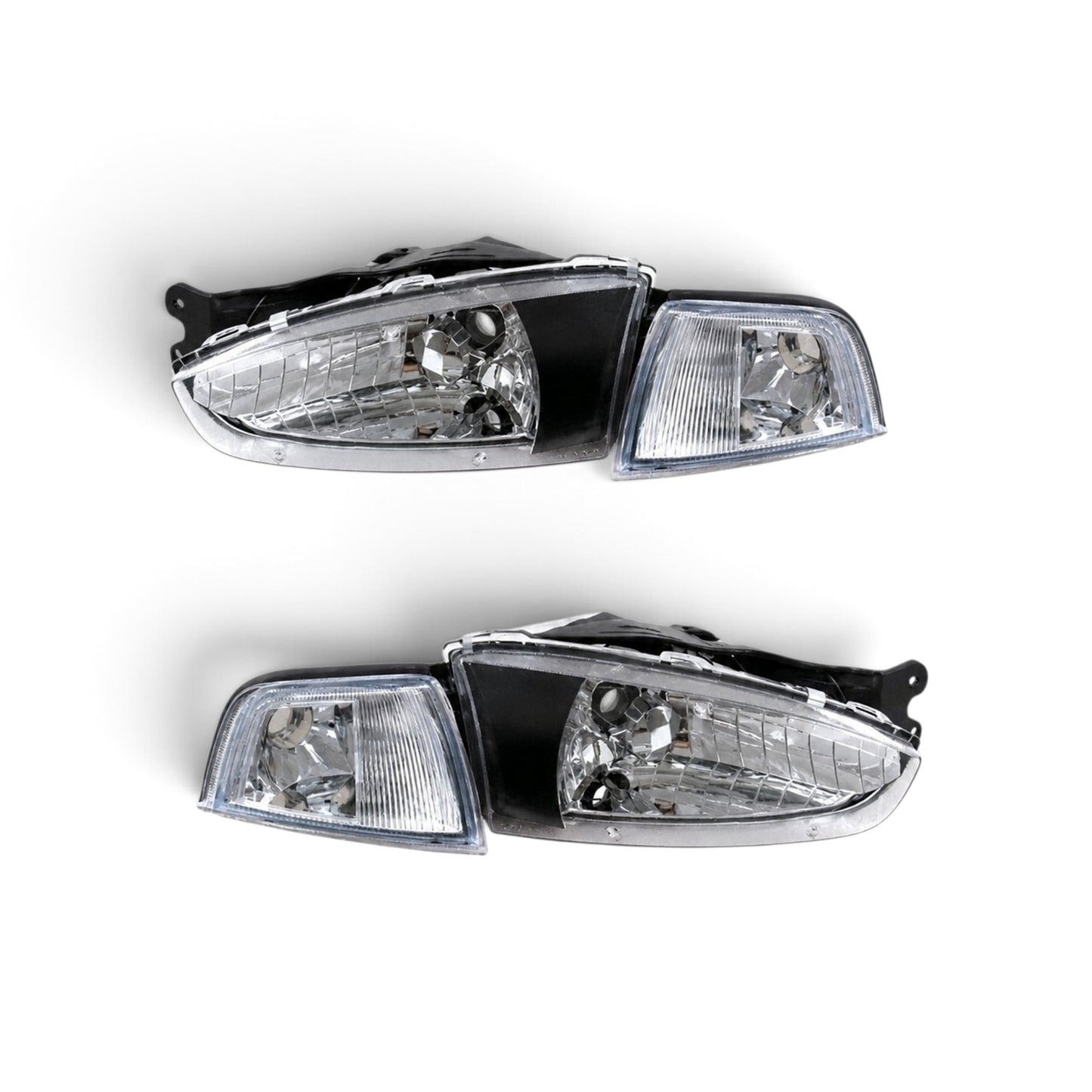 MITSUBISHI MIRAGE 1997-2001 COUPE FOCOS DELANTEROS FONDO NEGRO CON ESQUINEROS